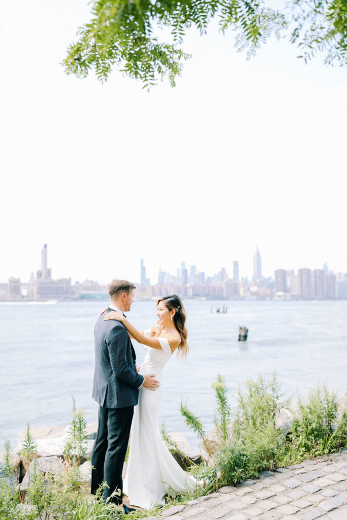 Brooklyn Wedding Photos with NYC Skyline