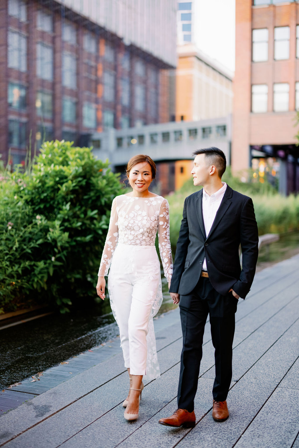 Couple walking down the Highline in New York City